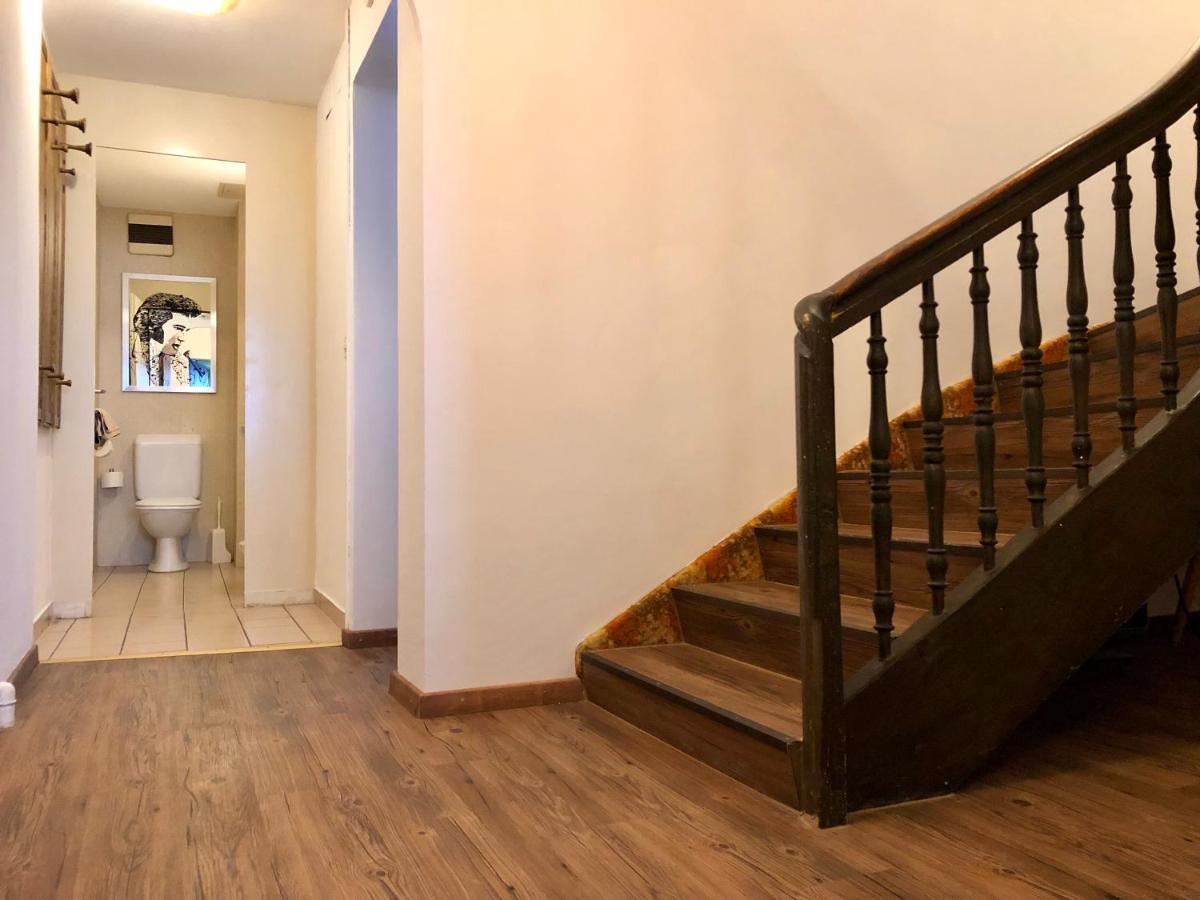 25 Apartment